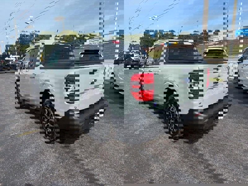 Used 2023 Ford Maverick Lariat w/ Lariat Luxury Package image 5