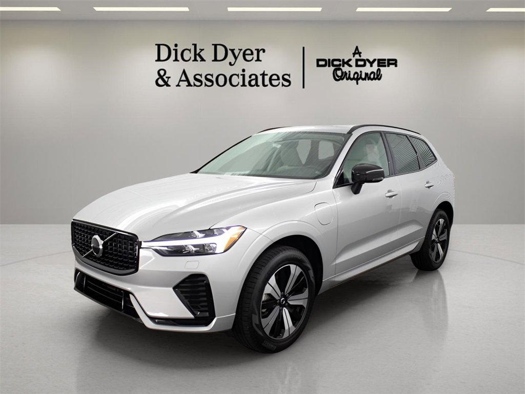 Certified 2025 Volvo XC60 T8 Core w/ Protection Package Premier image 4