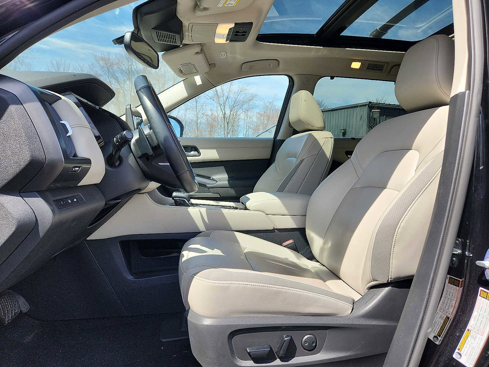 Used 2022 Nissan Pathfinder SL w/ SL Premium Package AWD/4WD image 13