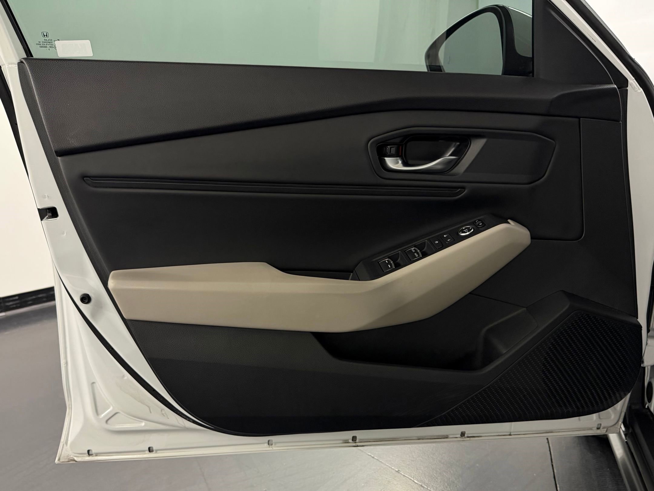 Certified 2023 Honda Accord EX image 23