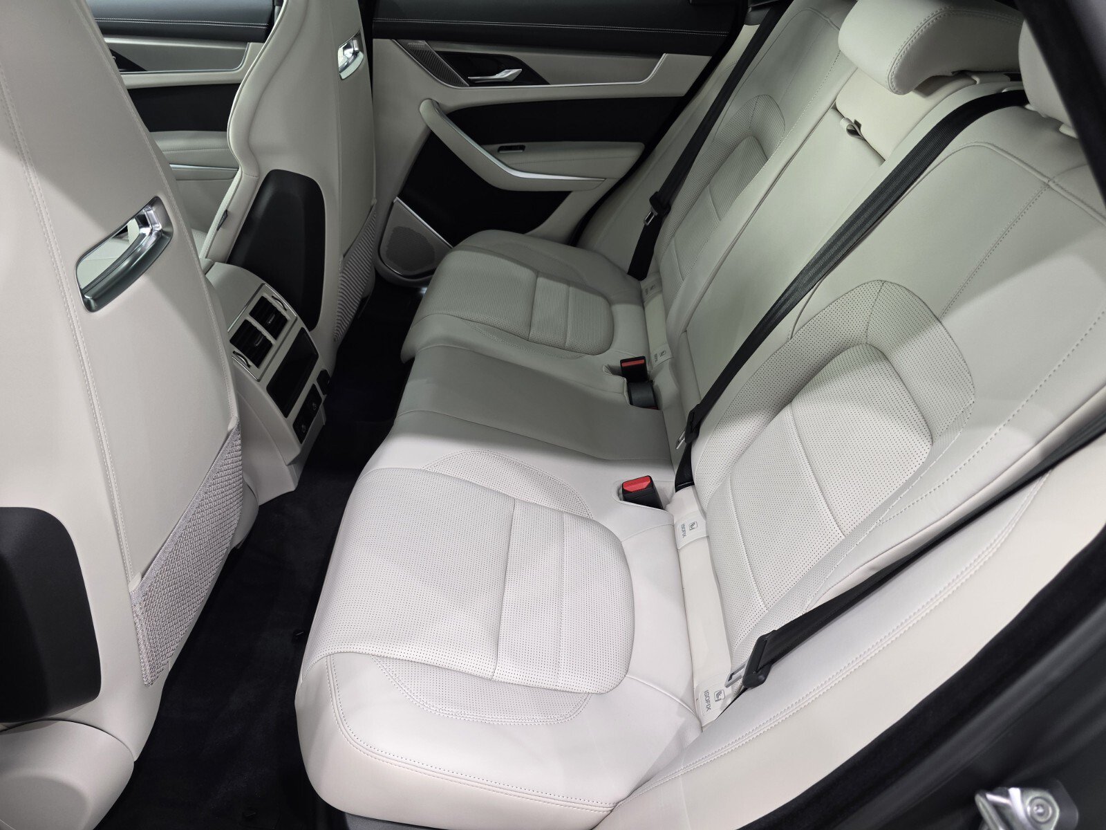 New 2026 Jaguar F-PACE R-Dynamic S AWD/4WD image 11