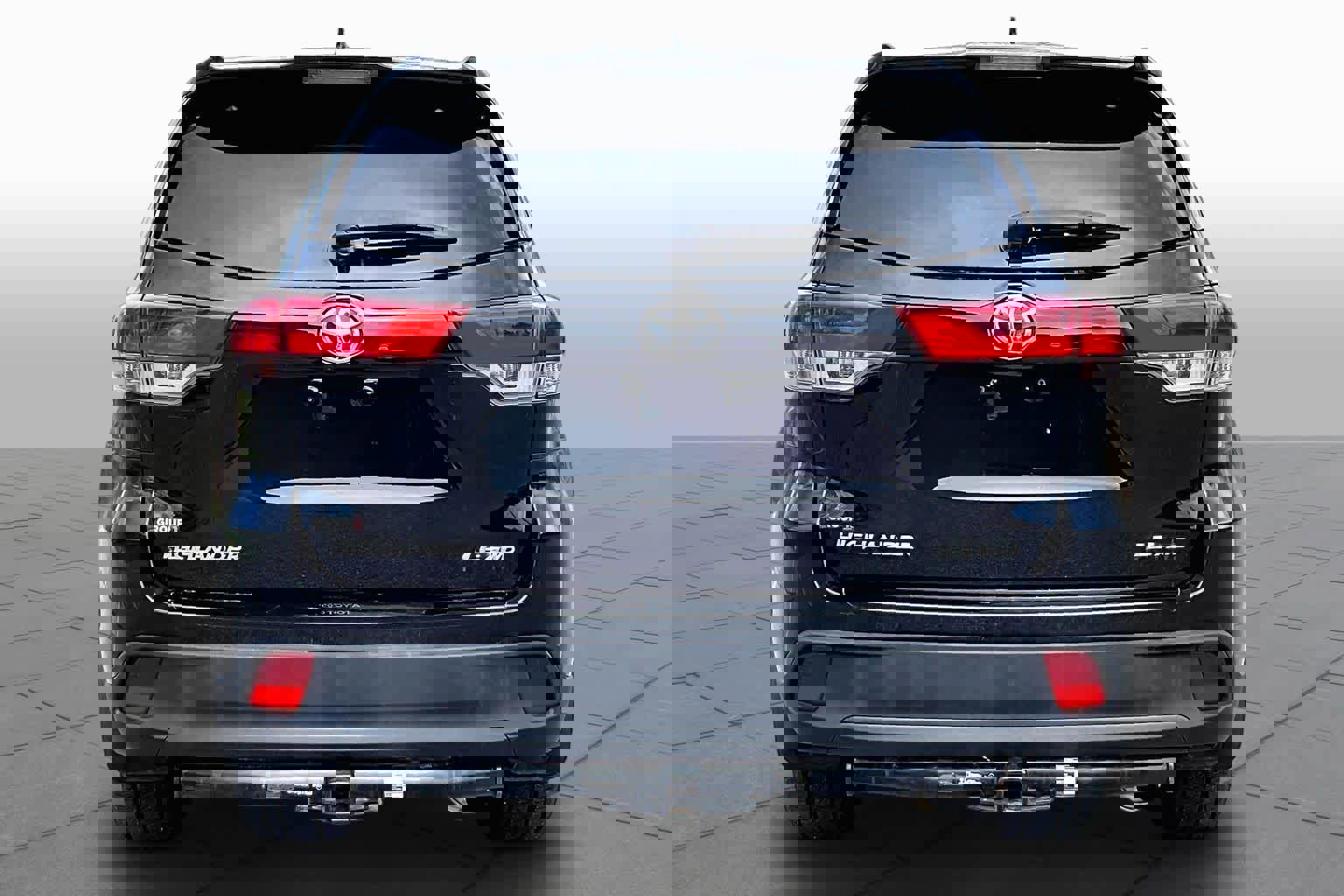 Certified 2018 Toyota Highlander Plus w/ Carpet Mat Package (TMS) AWD/4WD image 5