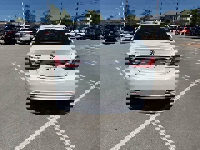 Used 2011 Hyundai Sonata GLS image 4