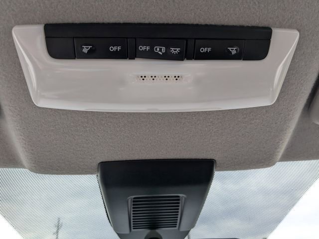 Used 2021 Nissan Kicks SR FWD image 29