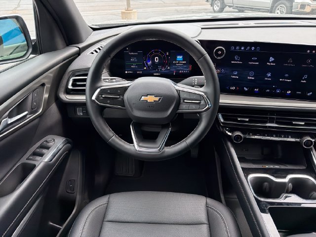 Used 2026 Chevrolet Traverse LT AWD/4WD image 32