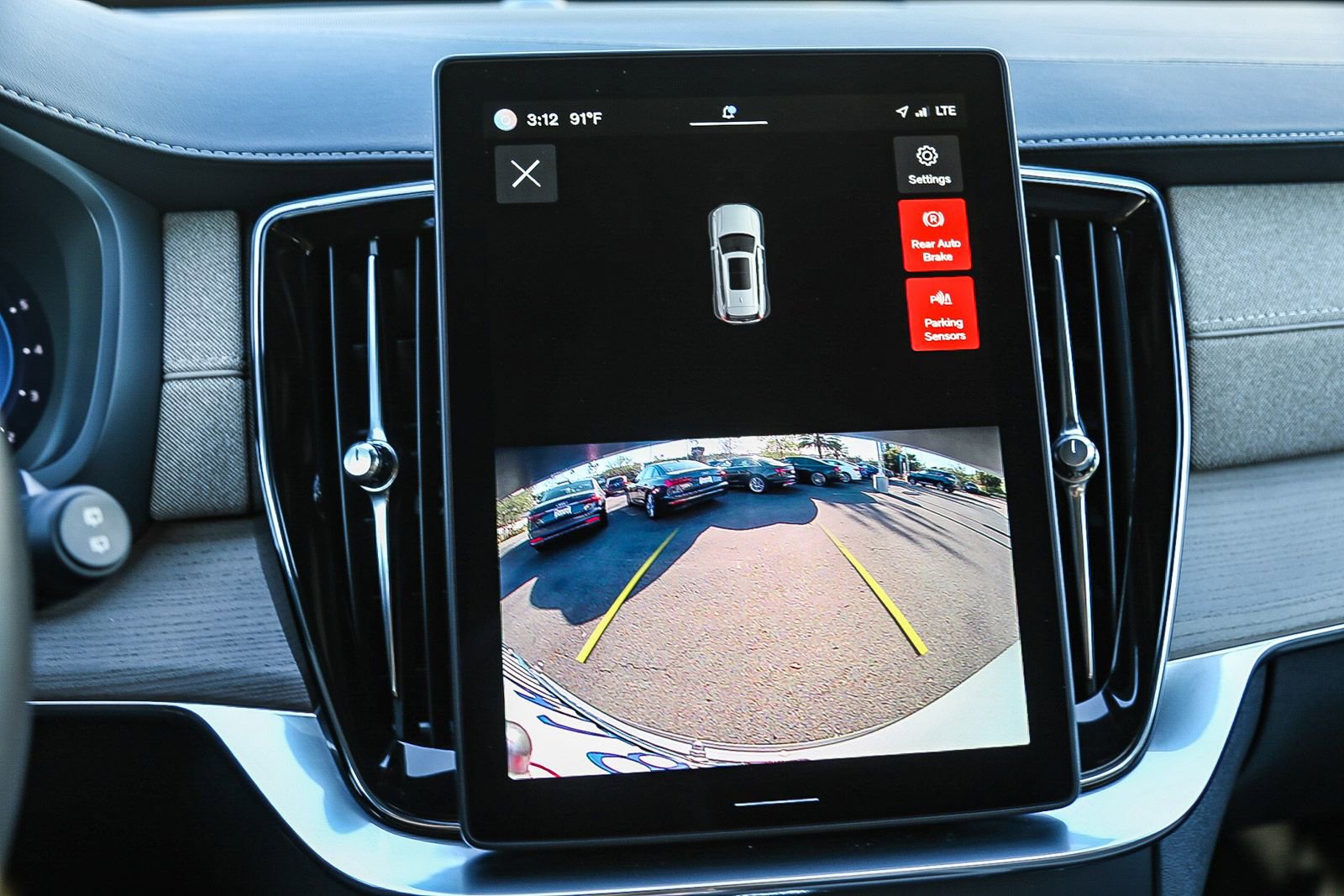 Certified 2025 Volvo XC90 B5 Core w/ Climate Package image 25