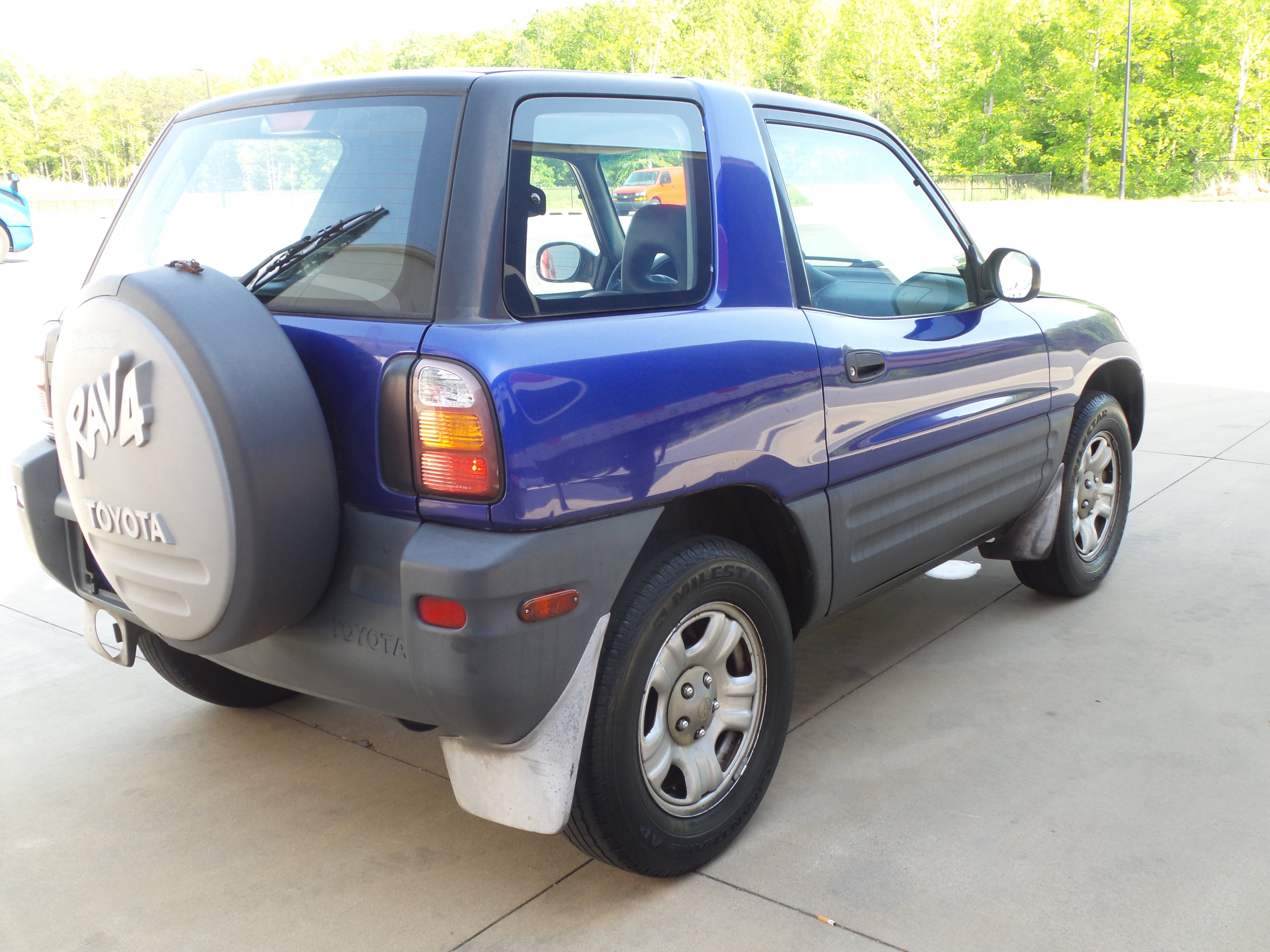 Used 1998 Toyota RAV4 2WD 2-Door image 14
