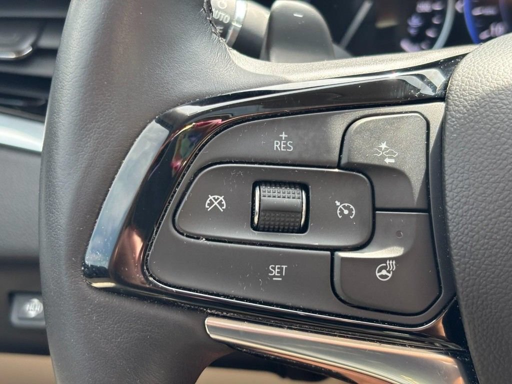 Used 2023 Buick Enclave Avenir w/ Avenir Technology Package AWD/4WD image 19