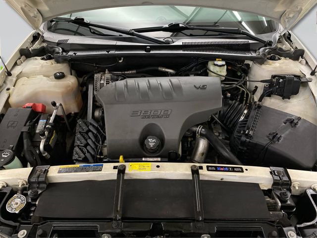 Used 2004 Pontiac Bonneville SE w/ Leather Appointment Package image 12