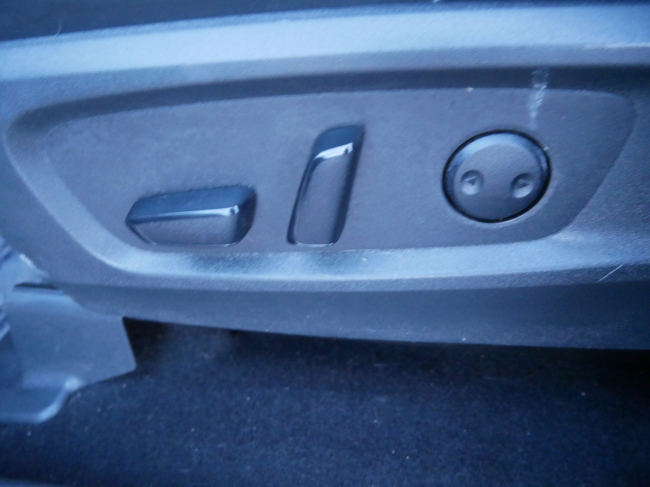 Used 2023 Nissan Pathfinder Platinum image 19