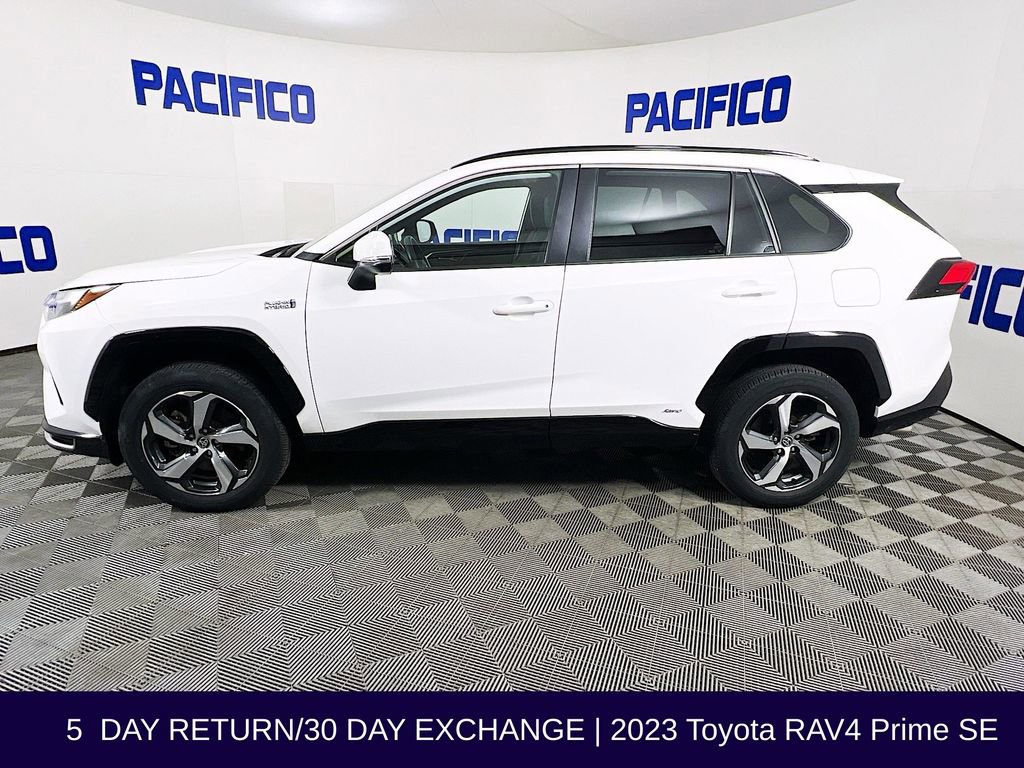 Used 2023 Toyota RAV4 SE w/ Weather & Moonroof Package image 5