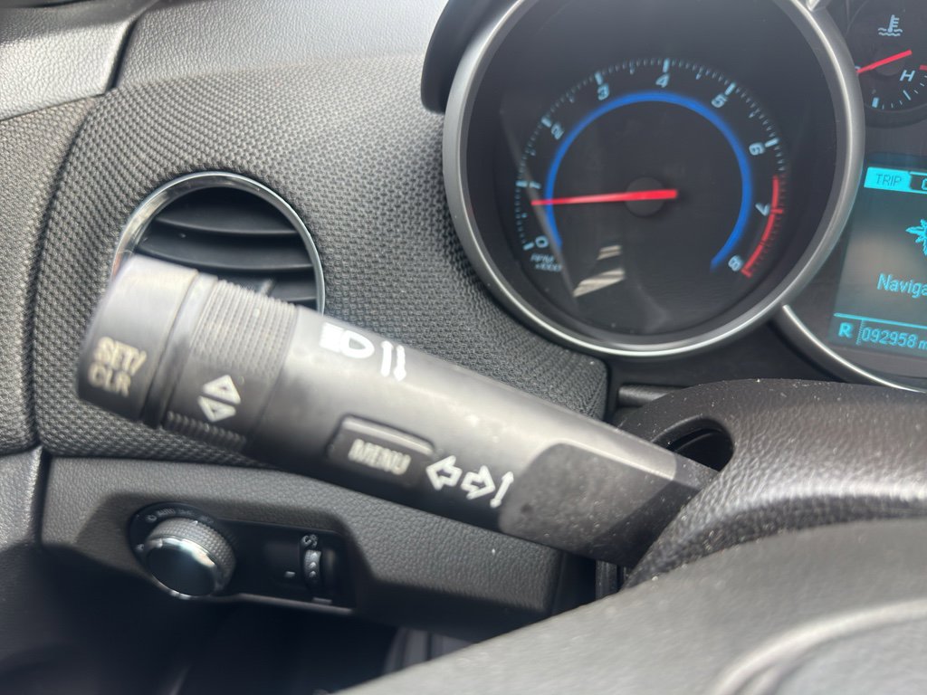 Used 2015 Chevrolet Cruze LT w/ Technology Package image 28