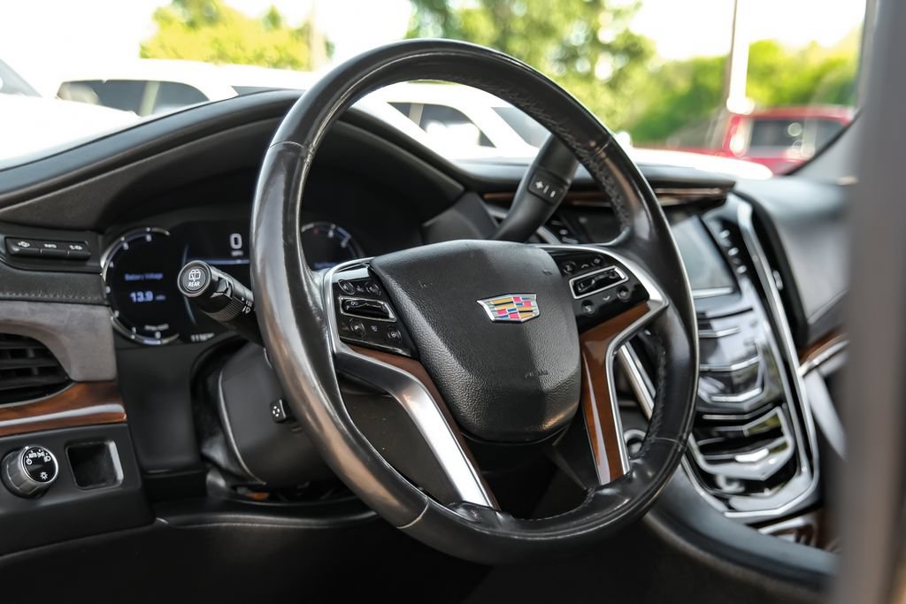 Used 2018 Cadillac Escalade Luxury RWD image 14