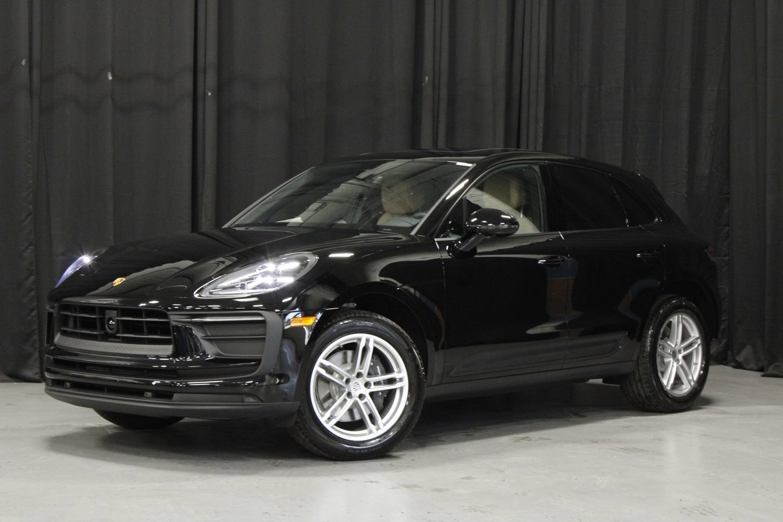 New 2026 Porsche Macan AWD/4WD image 1