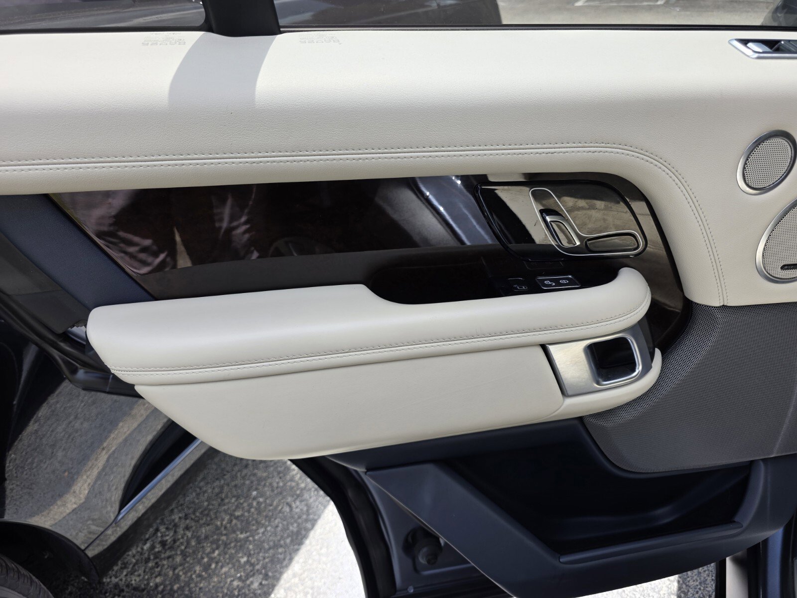Used 2021 Land Rover Range Rover Westminster Edition image 25