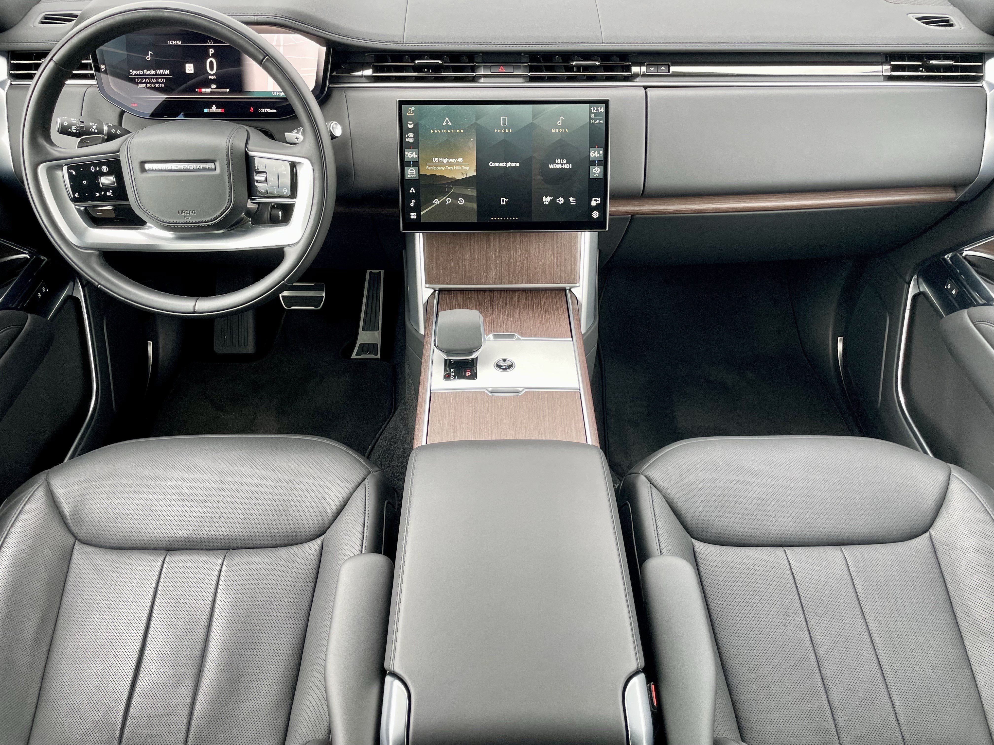 Used 2025 Land Rover Range Rover SE AWD/4WD image 16