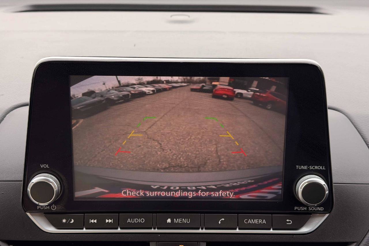 Used 2022 Nissan Altima 2.5 SV image 18