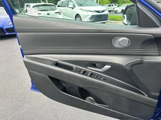 Used 2025 Hyundai Elantra SEL FWD image 26