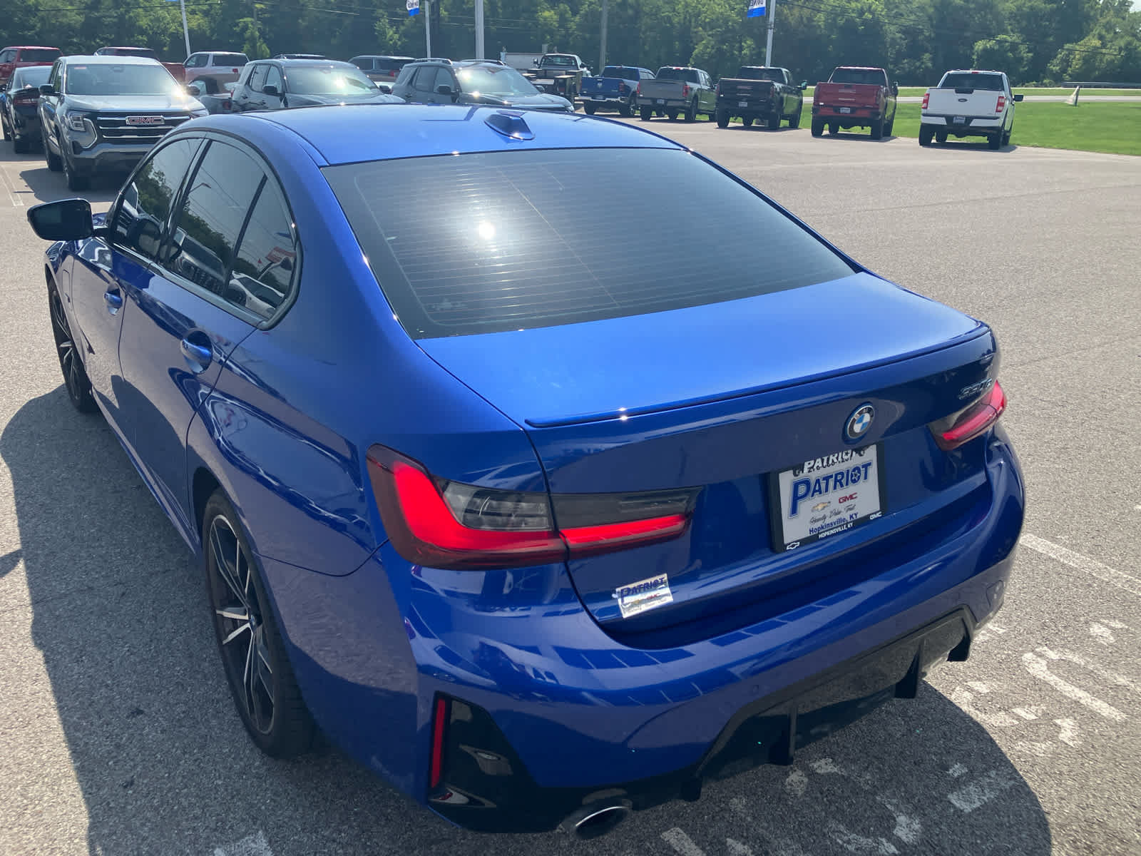 Used 2023 BMW 330e w/ M Sport Package RWD image 5