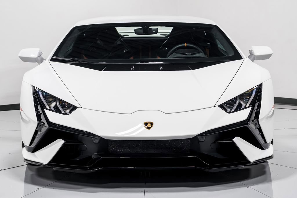 Used 2023 Lamborghini Huracan Tecnica image 8