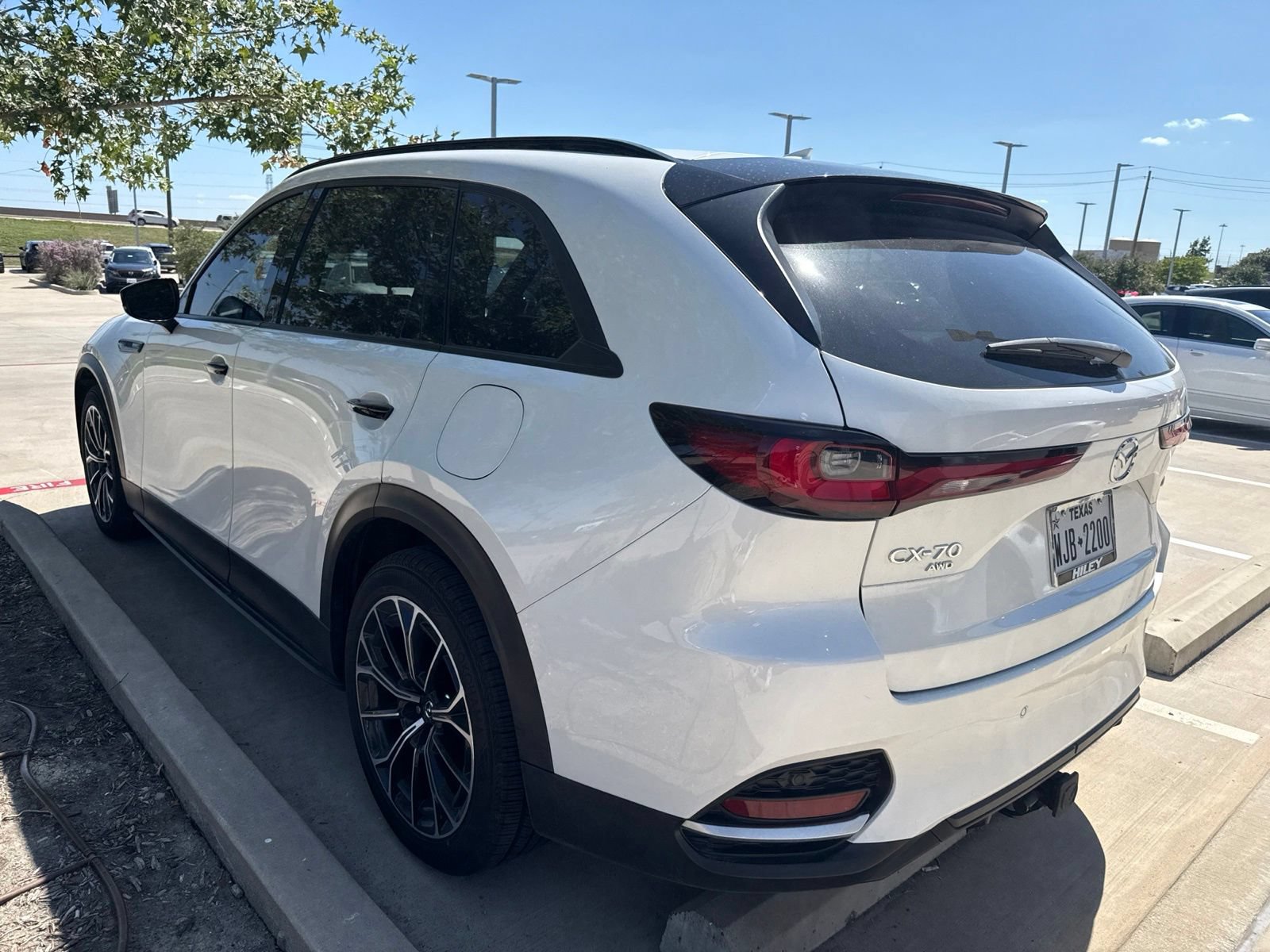 Used 2025 MAZDA CX-70 Plug-In Hybrid w/ Premium Plus AWD/4WD image 8