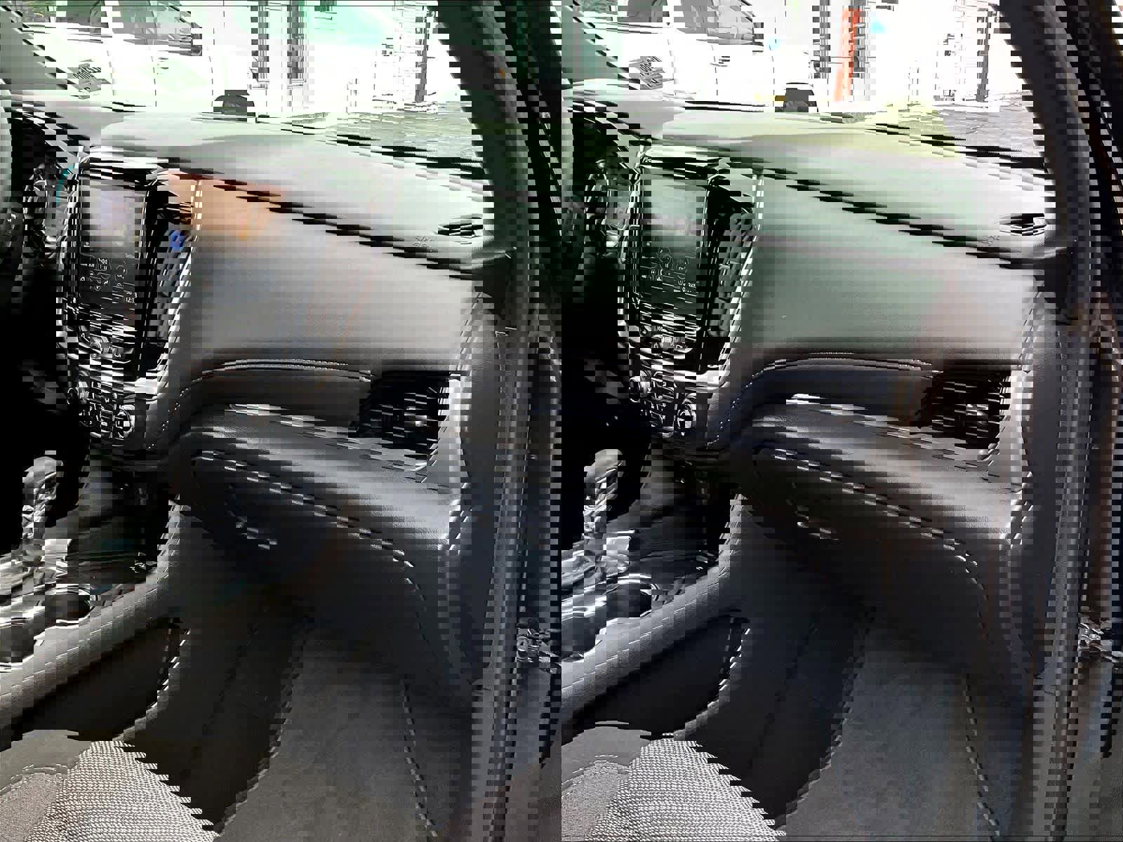 Used 2023 Chevrolet Traverse LT w/ Midnight/Sport Edition image 13