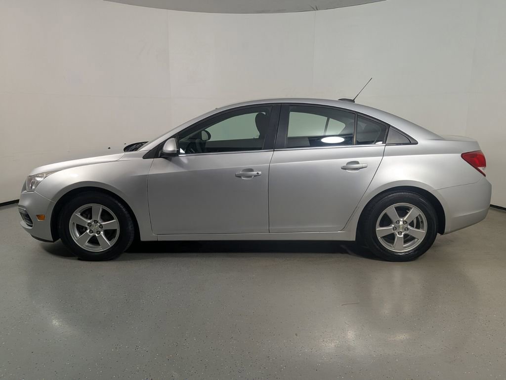 Used 2016 Chevrolet Cruze LT FWD image 4