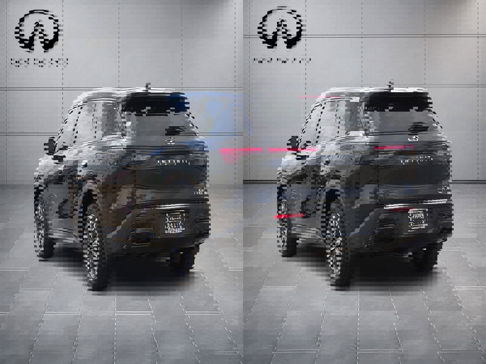 Certified 2023 INFINITI QX60 Luxe w/ Performance Audio Package image 5