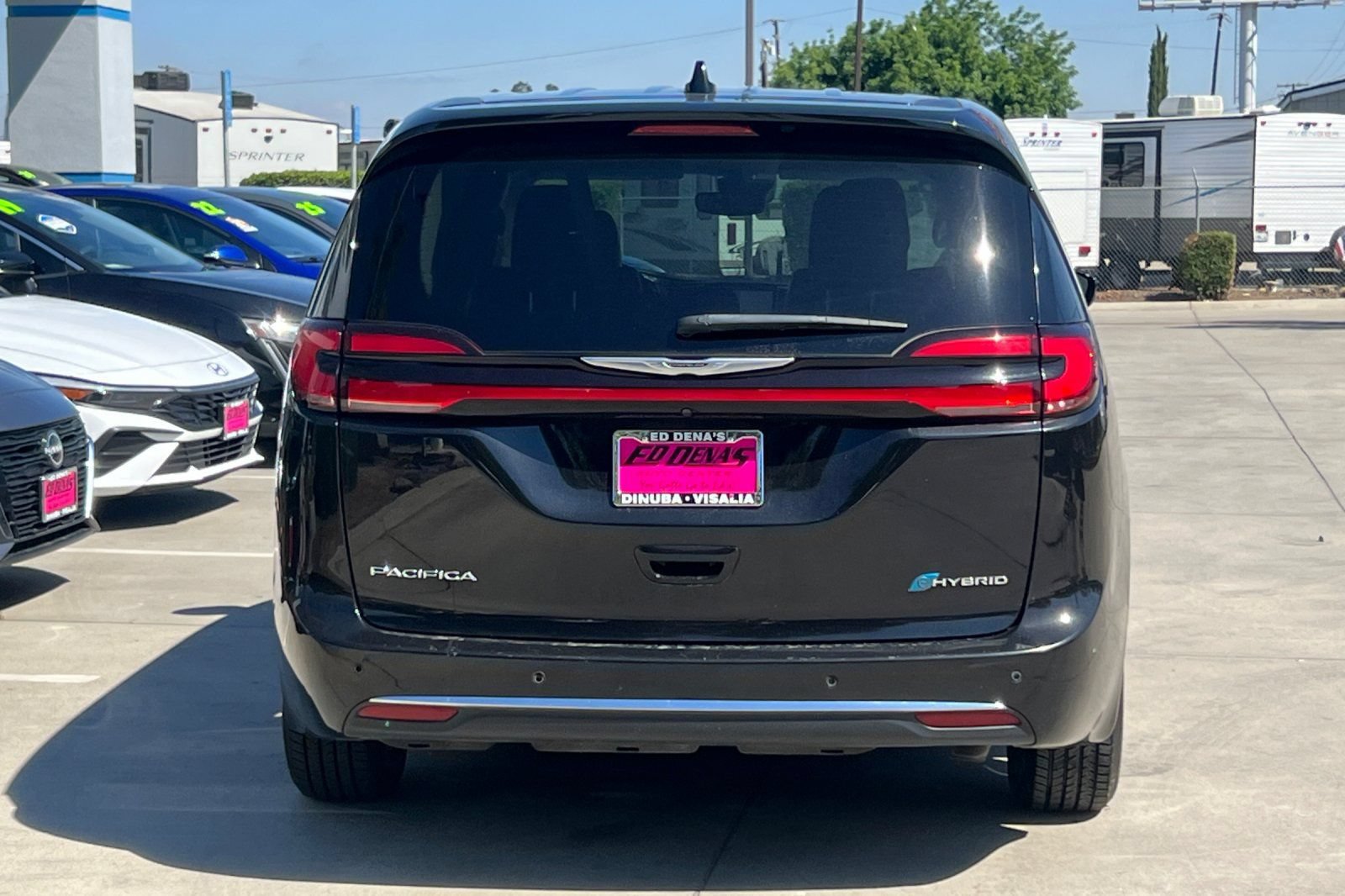Used 2024 Chrysler Pacifica Limited FWD image 6