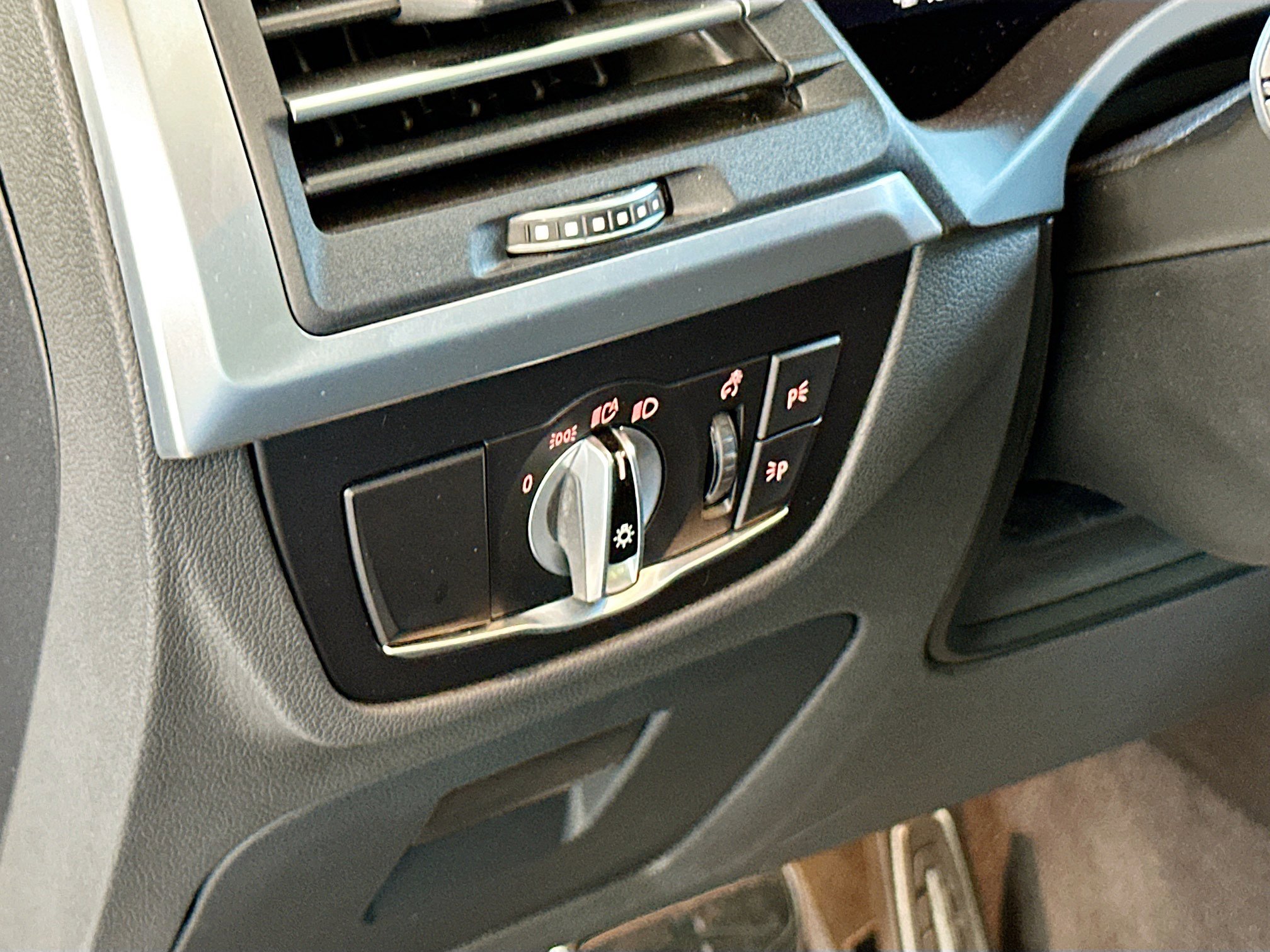 Certified 2022 BMW X3 sDrive30i w/ M Sport Package 2 image 10