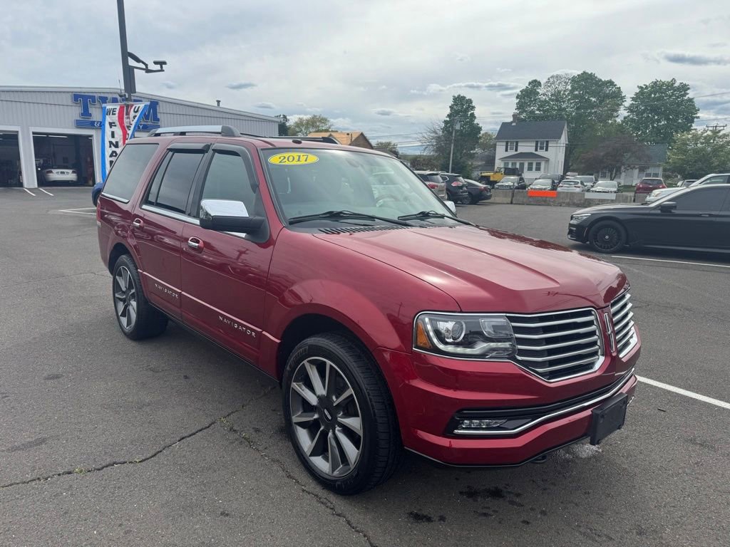 Used 2017 Lincoln Navigator Reserve AWD/4WD image 3