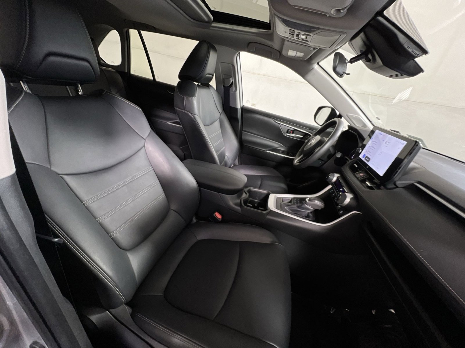 Used 2023 Toyota RAV4 XLE Premium image 26