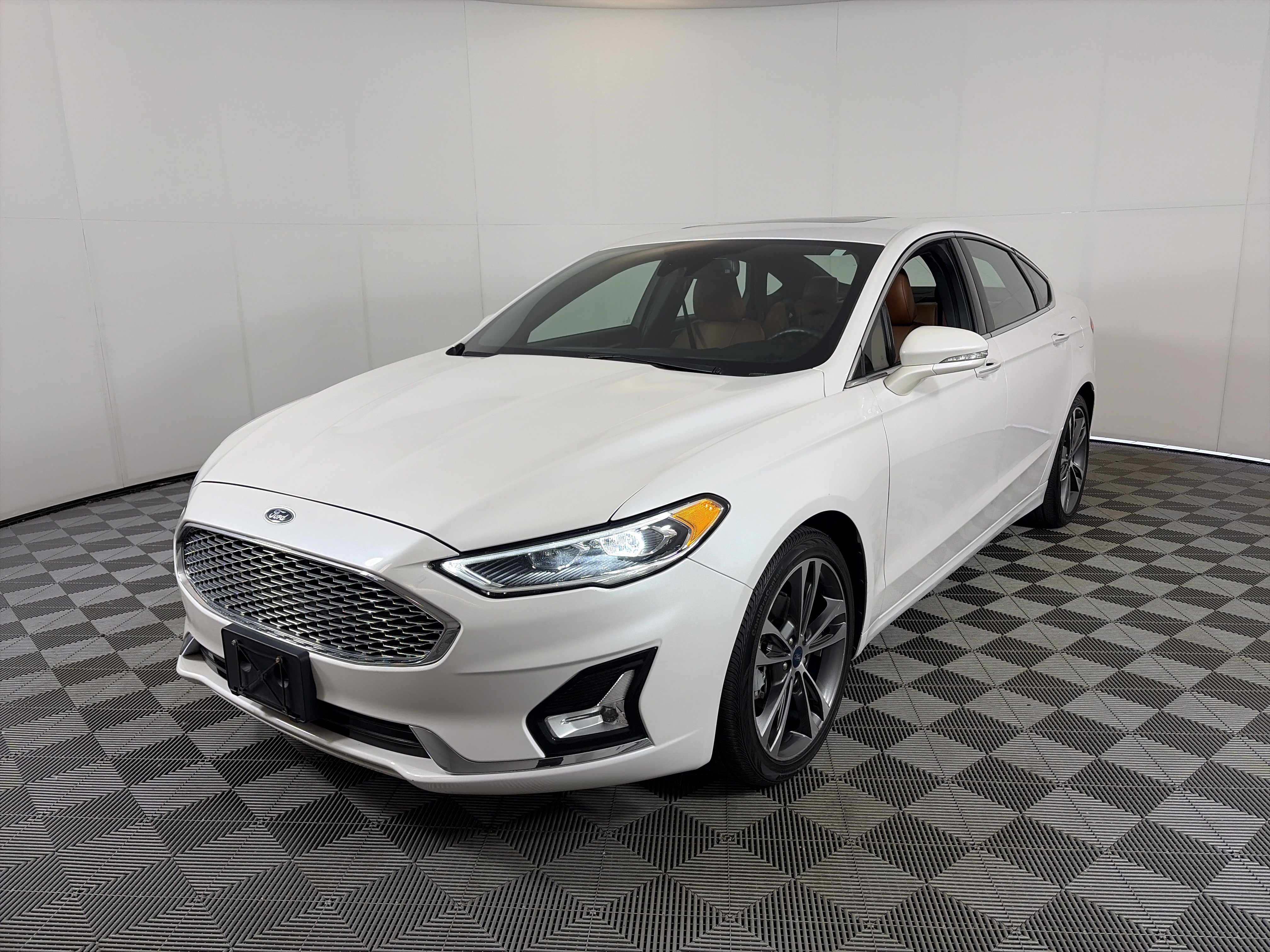 Used 2019 Ford Fusion Titanium FWD image 2