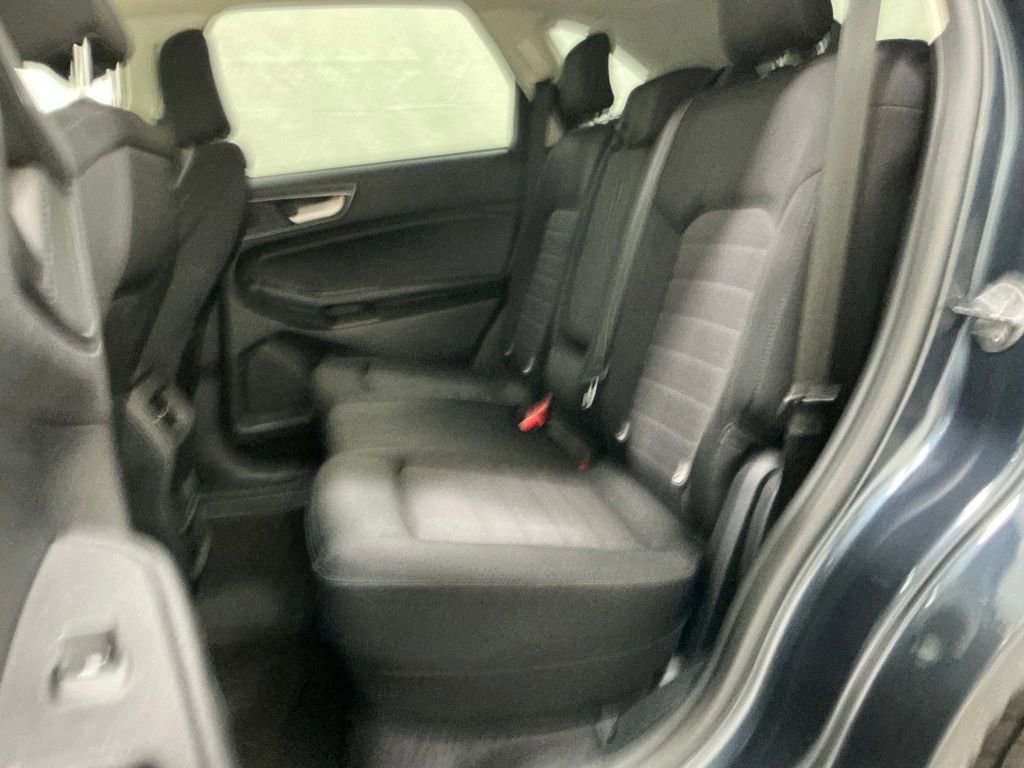 Used 2022 Ford Edge SE w/ Black Appearance Package image 17