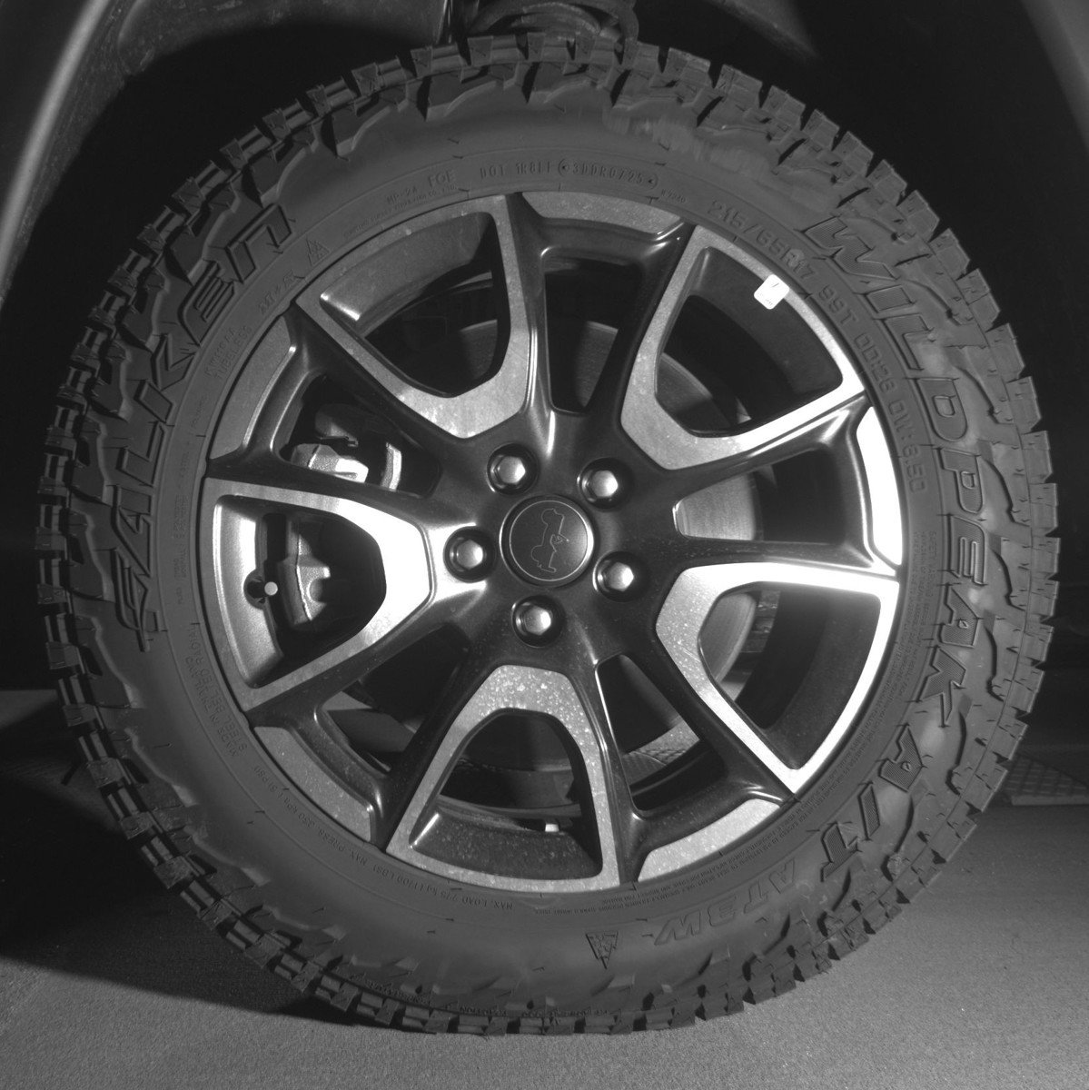 Used 2025 Jeep Compass Trailhawk image 12