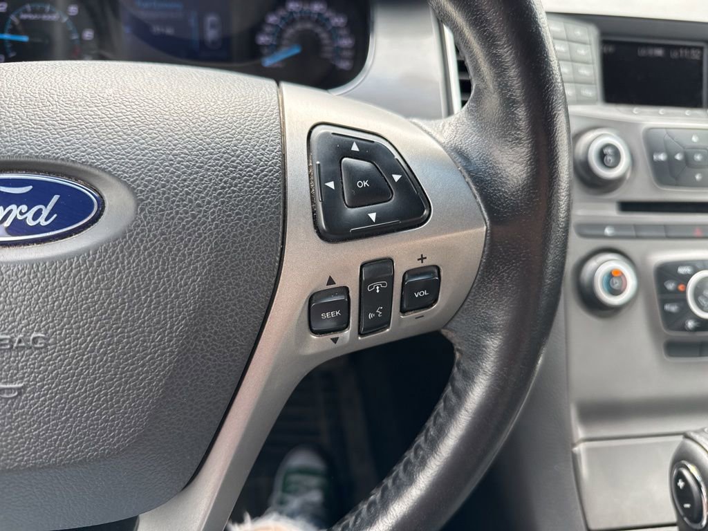 Used 2015 Ford Taurus SEL FWD image 12
