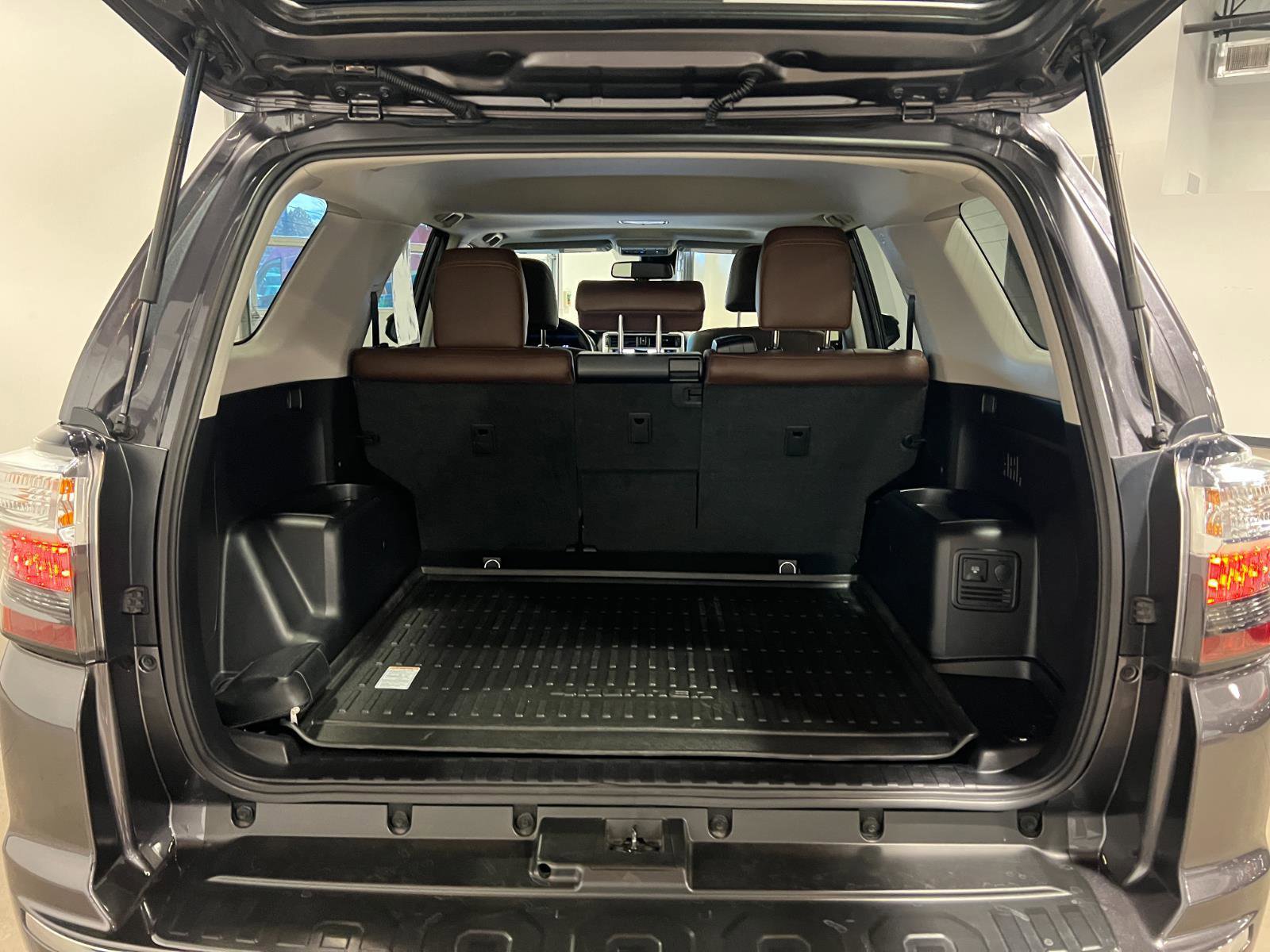 Used 2023 Toyota 4Runner Limited image 32