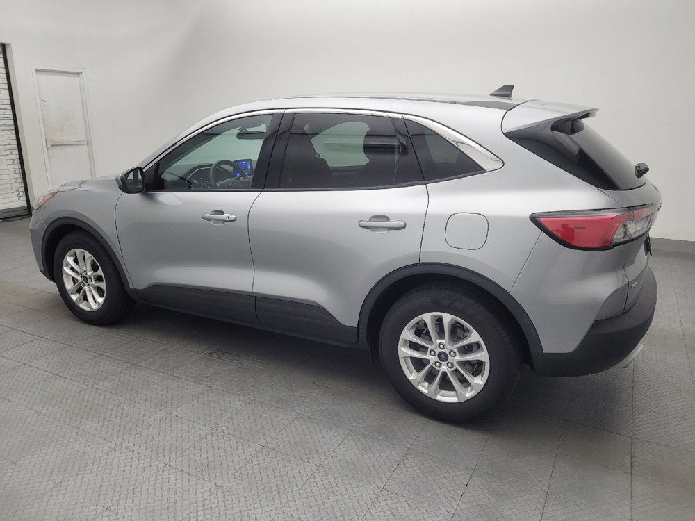 Used 2021 Ford Escape SE FWD image 3