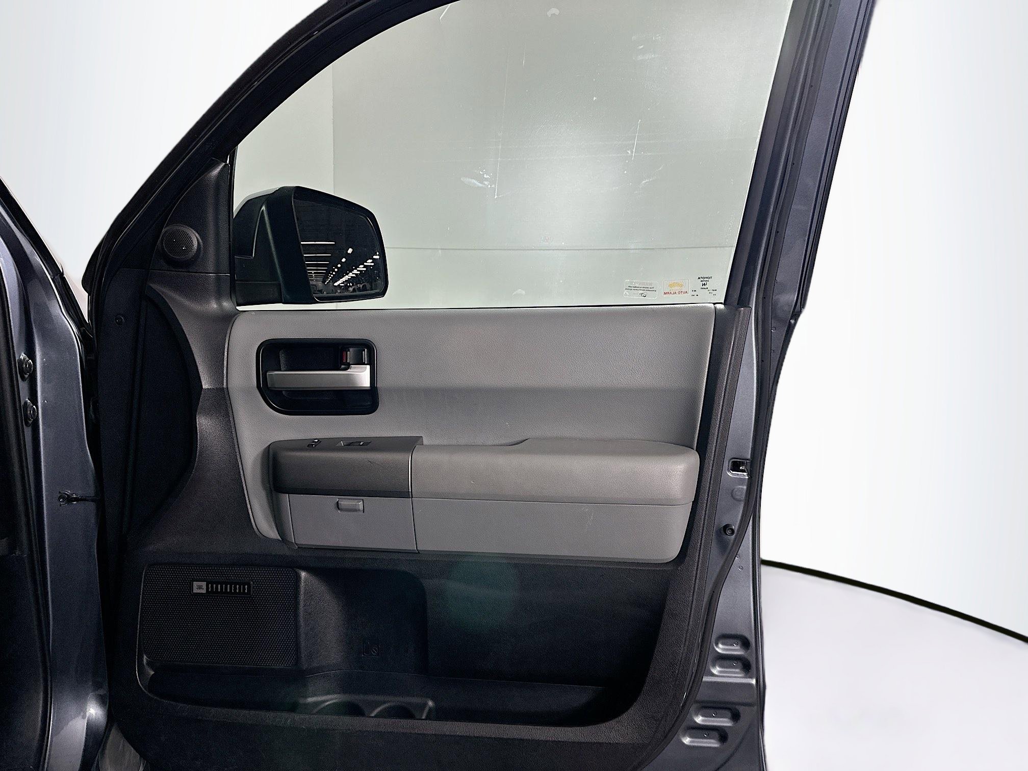 Used 2010 Toyota Sequoia Limited RWD image 34