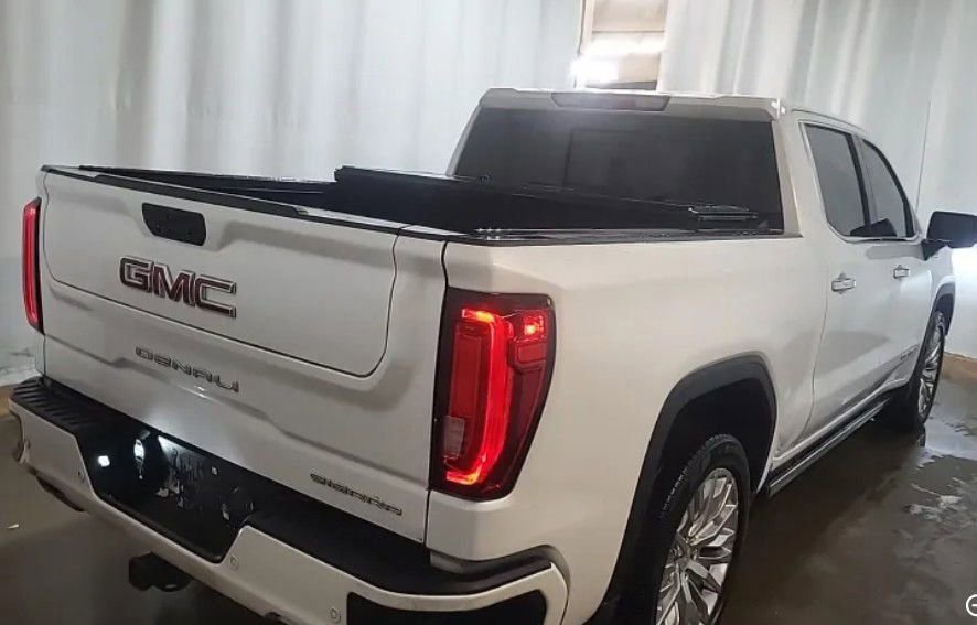 Used 2019 GMC Sierra 1500 Denali w/ Denali Ultimate Package AWD/4WD image 3