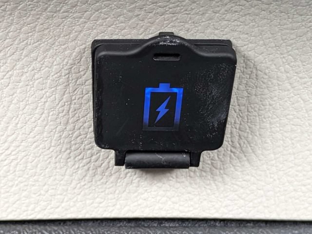 Used 2021 Toyota Camry XLE w/ Navigation Package FWD image 20