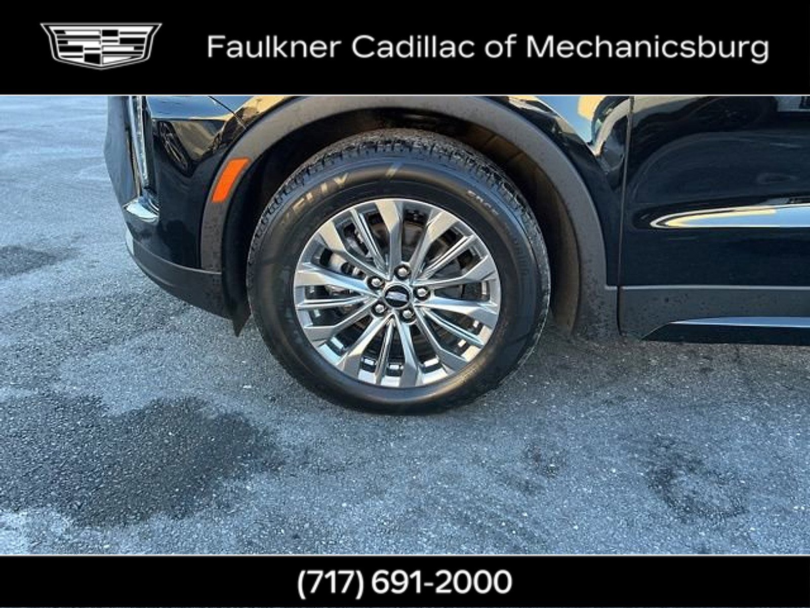 Used 2025 Cadillac XT4 Premium Luxury image 23