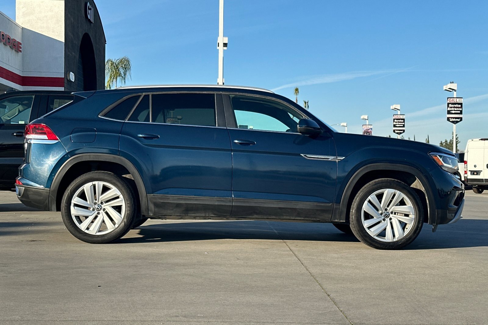 Used 2022 Volkswagen Atlas Cross Sport SE image 7