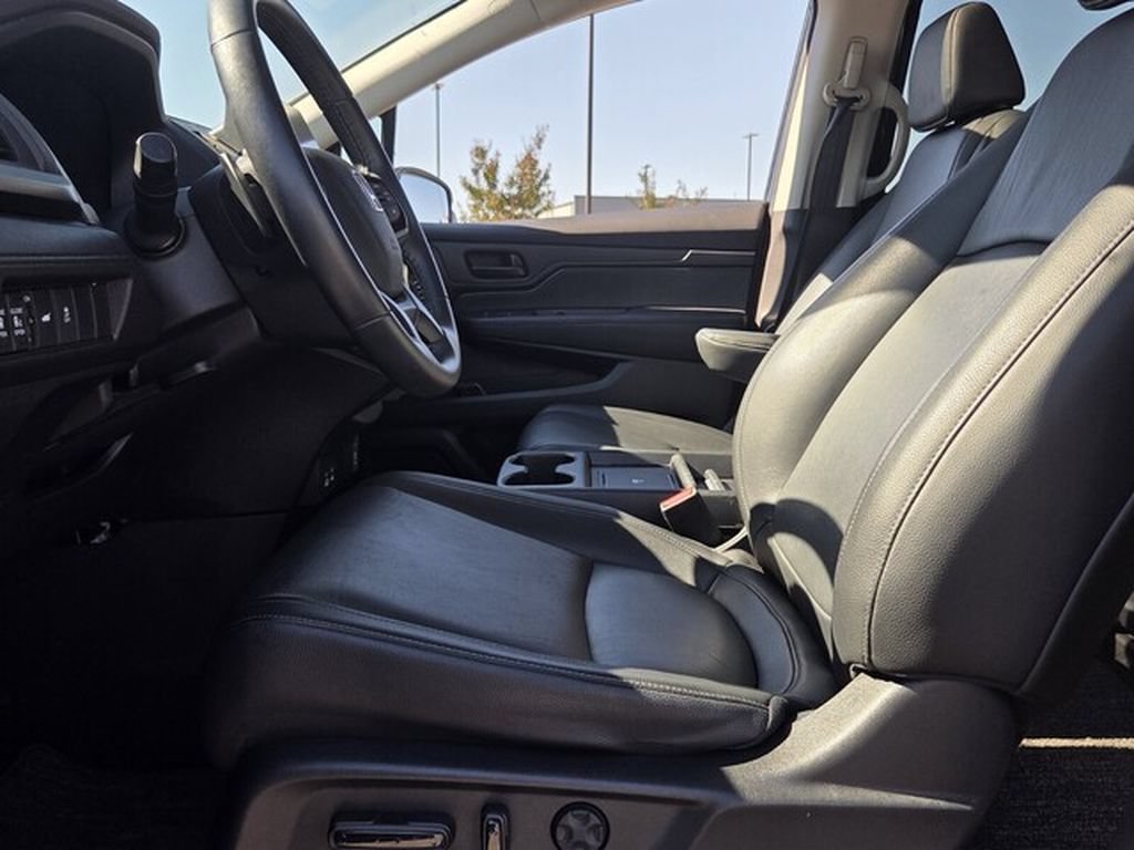 Used 2025 Honda Odyssey EX-L image 3