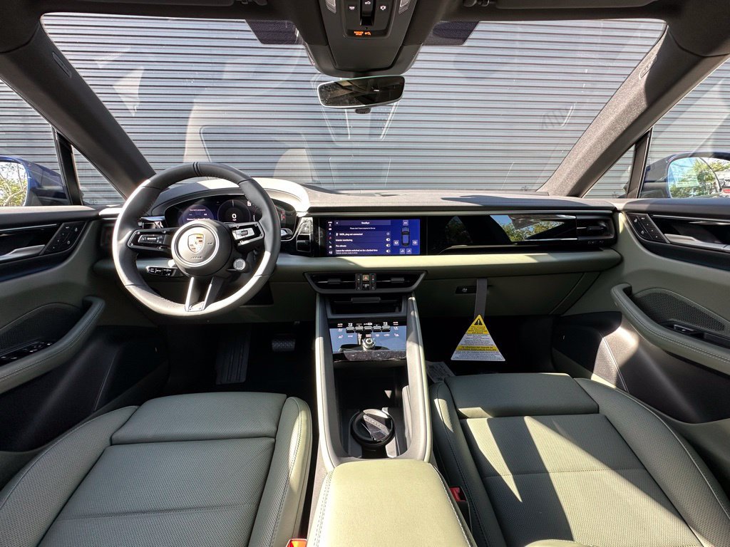 Used 2026 Porsche Macan 4 Electric AWD/4WD image 6