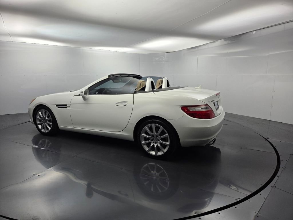 Used 2016 Mercedes-Benz SLK 300 image 8