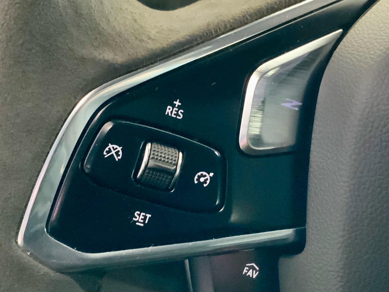 Used 2023 Chevrolet Corvette Stingray Coupe w/ Z51 Performance Package image 28