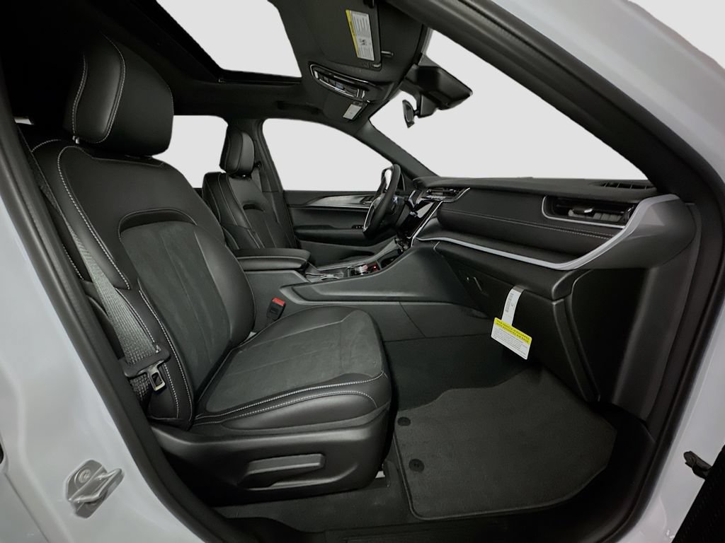 New 2025 Jeep Grand Cherokee L Altitude AWD/4WD image 37