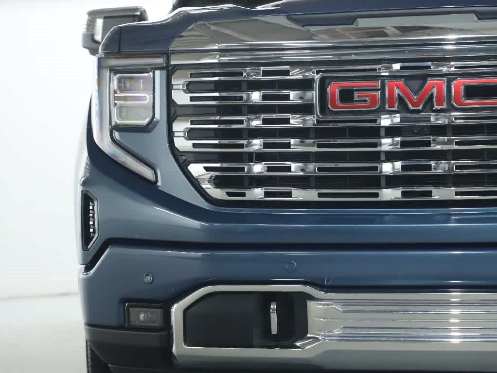 Used 2025 GMC Sierra 1500 Denali w/ Denali Reserve Package AWD/4WD image 6