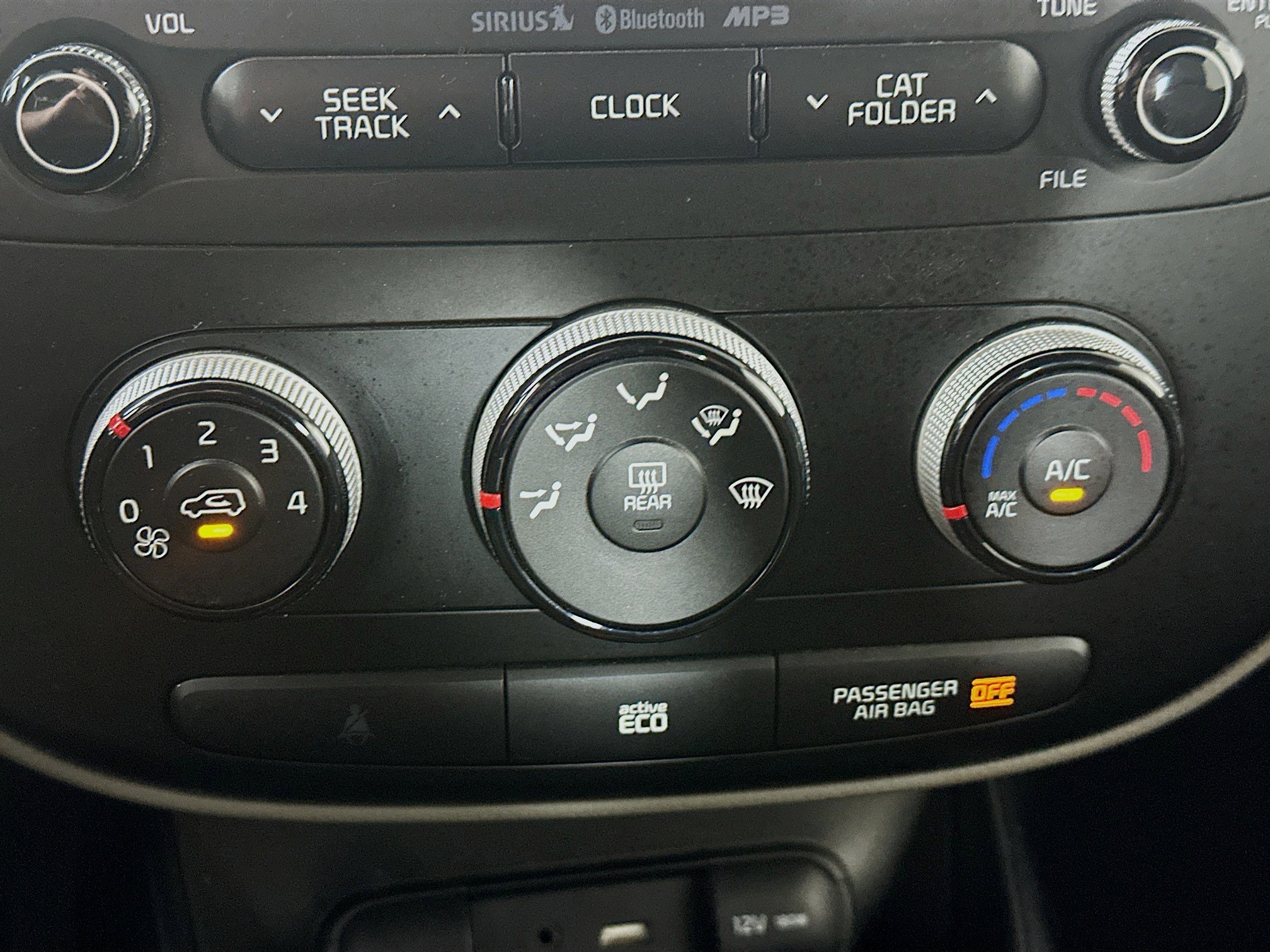 Used 2016 Kia Soul + image 23